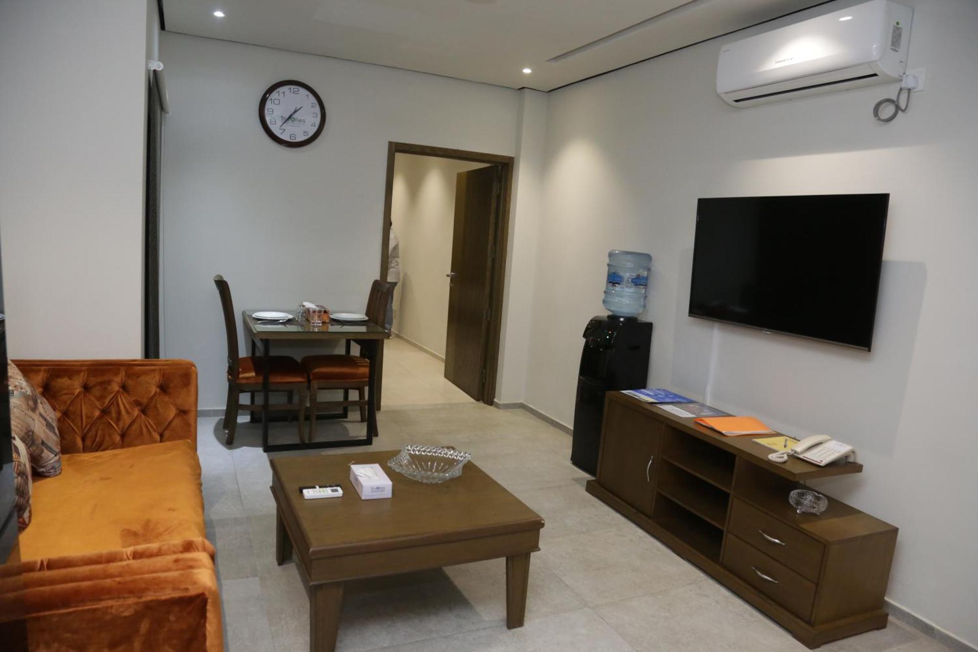 Trivelles Executive Suites Исламабад Экстерьер фото